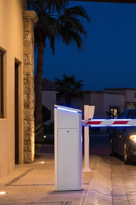 Barrera vehicular at your community entrance